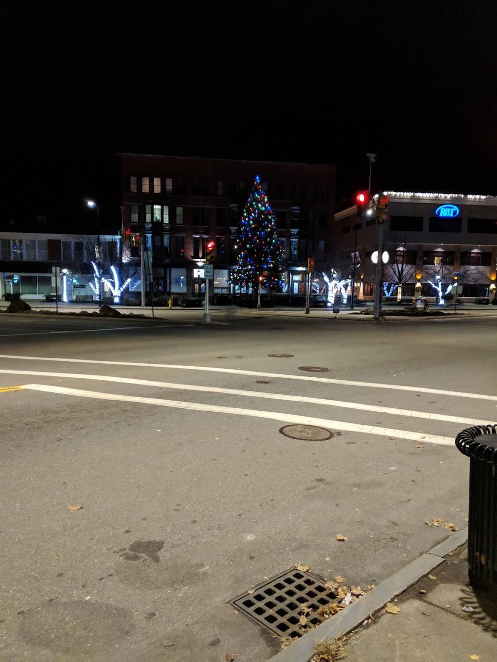 Papa Johns Pizza | restaurant | 7 Park St, Leominster, MA 01453, USA | 9788403300 OR +1 978-840-3300