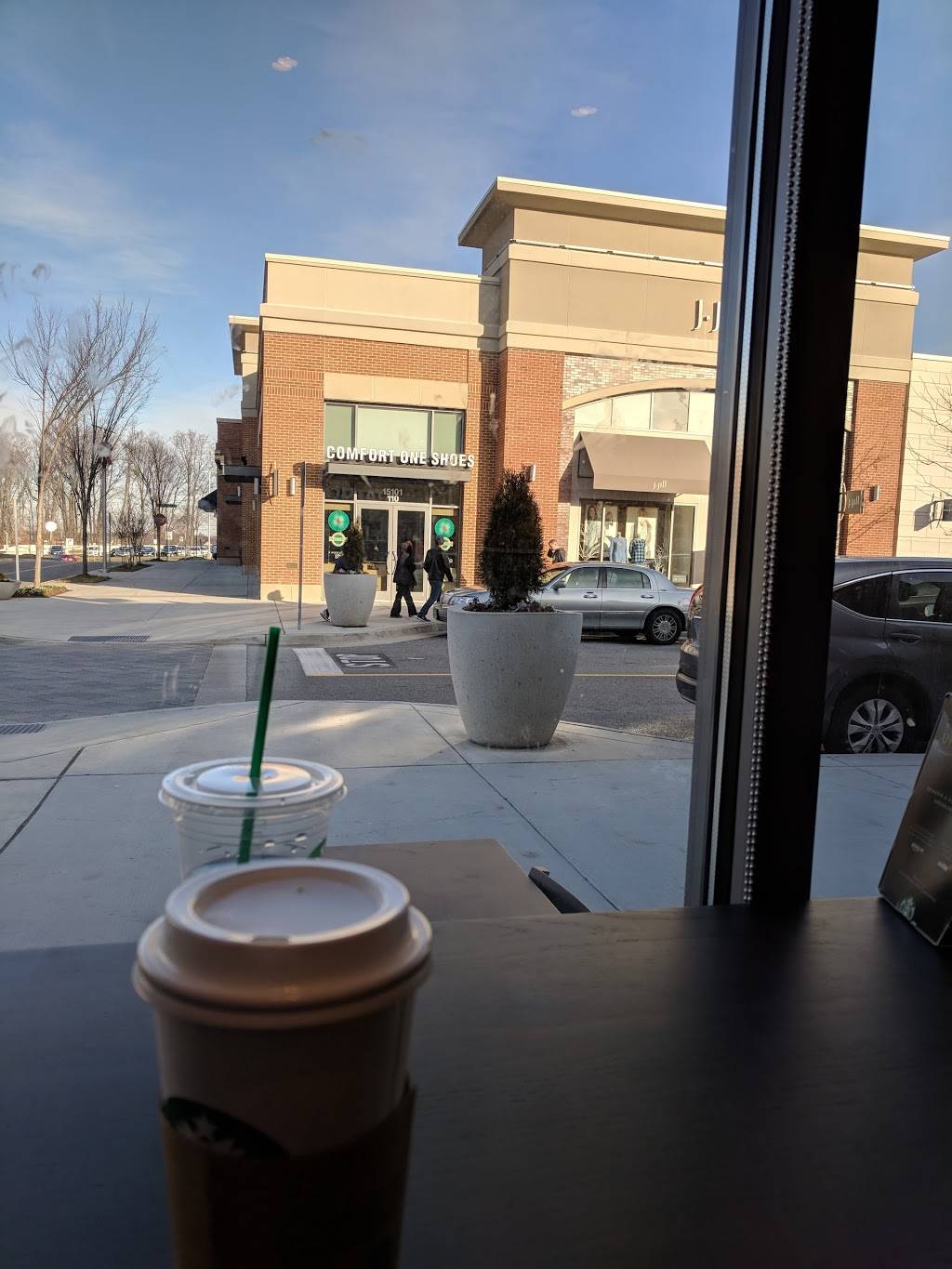 Starbucks | cafe | 15100 Potomac Town Pl #120, Woodbridge, VA 22191, USA | 7036707140 OR +1 703-670-7140