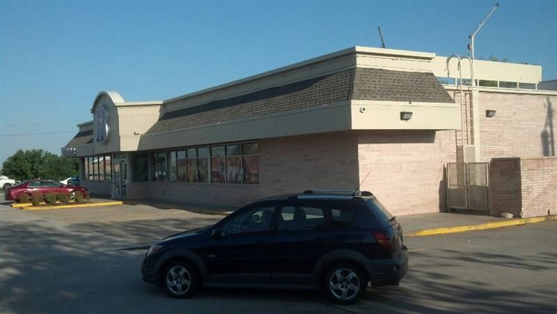 Braums Ice Cream & Burger Restaurant | restaurant | 2420 S Broadway, Edmond, OK 73013, USA | 4053413808 OR +1 405-341-3808