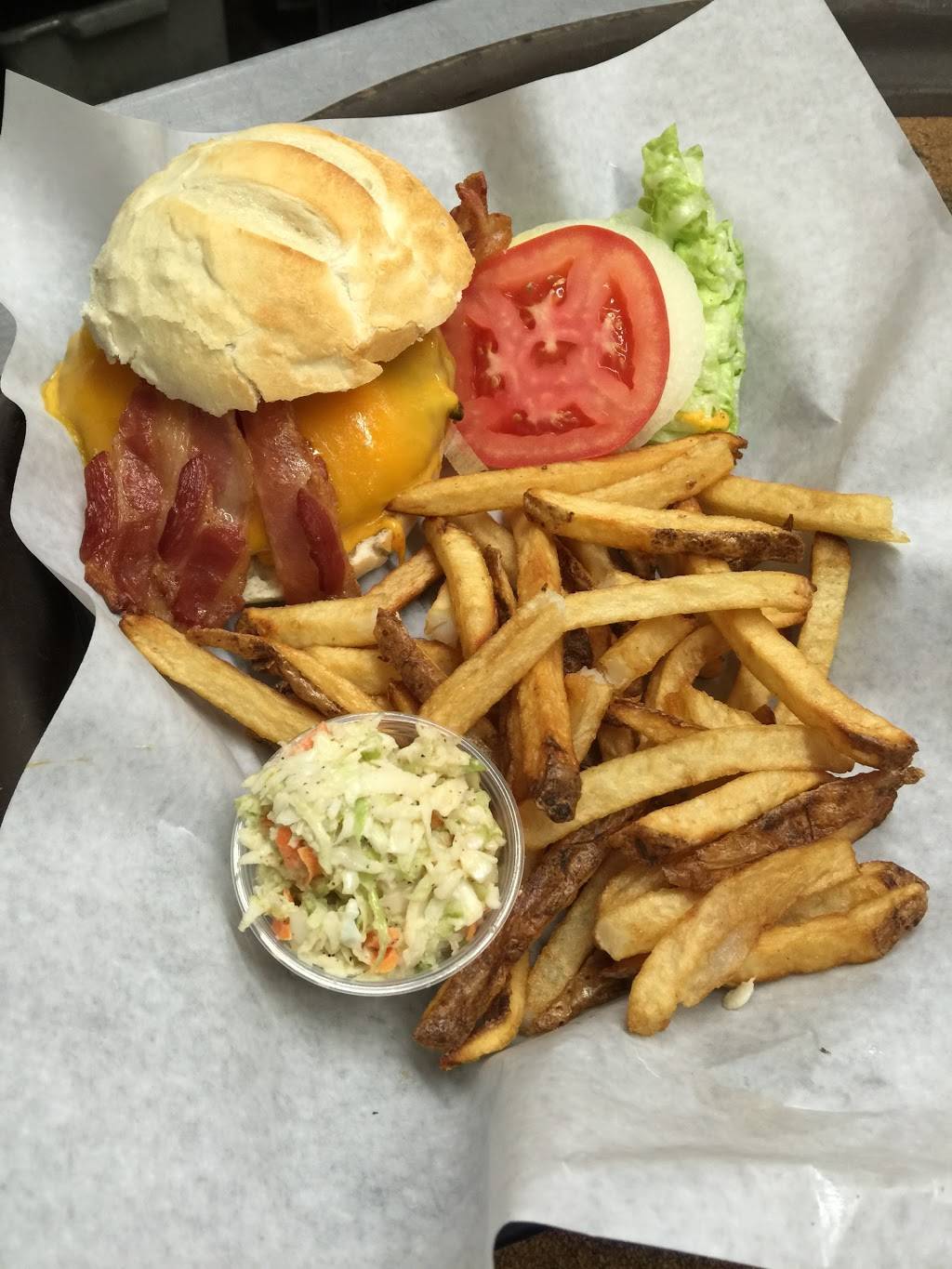 Full Moon Pub & Grill | restaurant | 1100 Westminster Pike, Reisterstown, MD 21136, USA | 4105265565 OR +1 410-526-5565