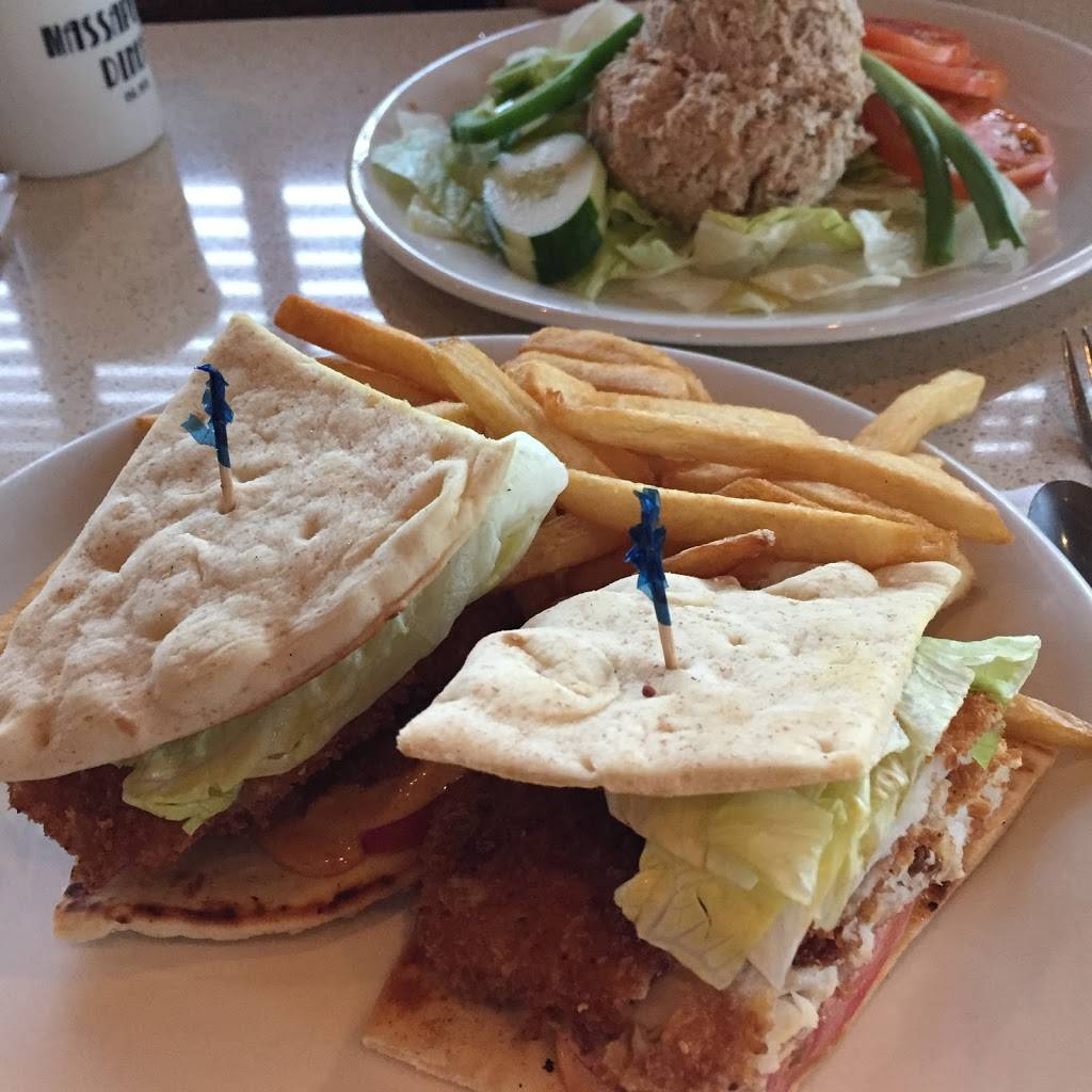 Massapequa Diner | restaurant | 4420 Sunrise Hwy, Massapequa, NY 11758, USA | 5167995234 OR +1 516-799-5234