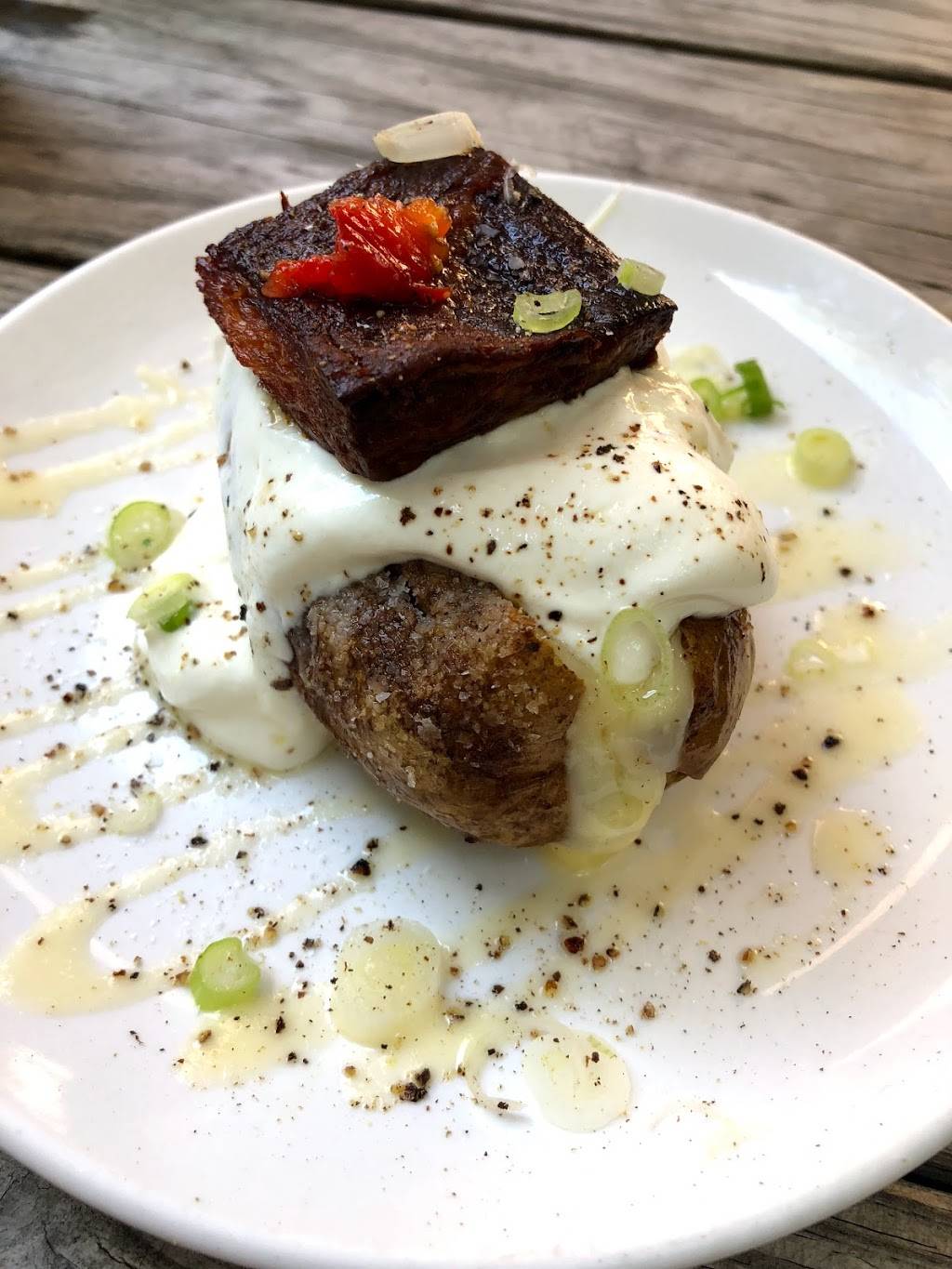 Mekelburgs | restaurant | 293 Grand Ave, Brooklyn, NY 11238, USA | 7183992337 OR +1 718-399-2337