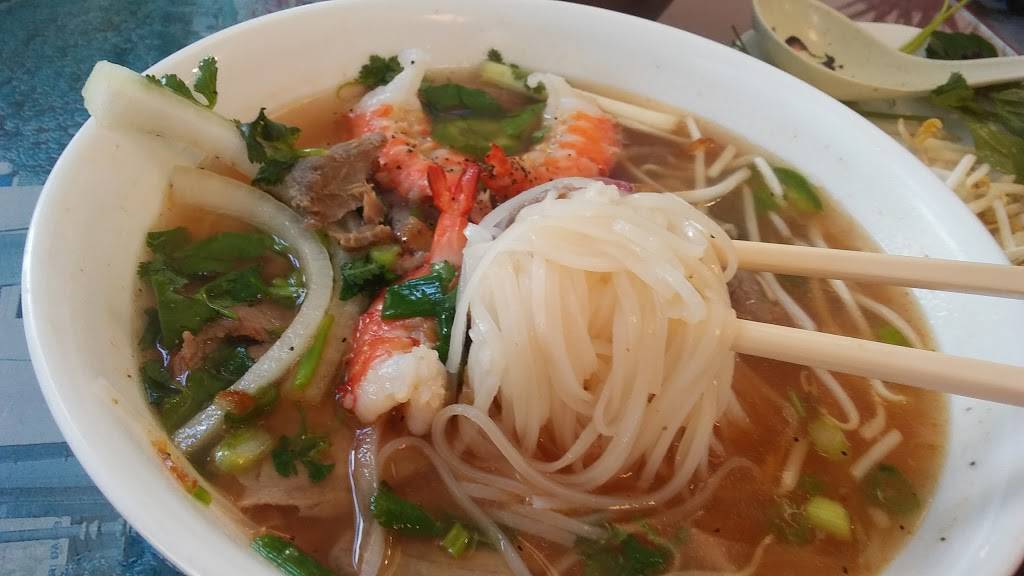 Phở Việtnam | restaurant | 2214 Rogers Ave, Fort Smith, AR 72901, USA | 4797823227 OR +1 479-782-3227