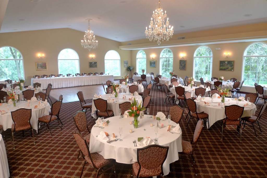 English Inn | restaurant | 677 S Michigan Rd, Eaton Rapids, MI 48827, USA | 5176632500 OR +1 517-663-2500