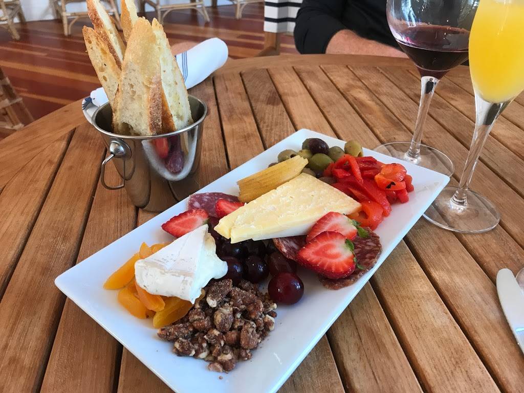 Louies at the Beach | restaurant | 468 Front St, Avila Beach, CA 93424, USA | 8053295666 OR +1 805-329-5666