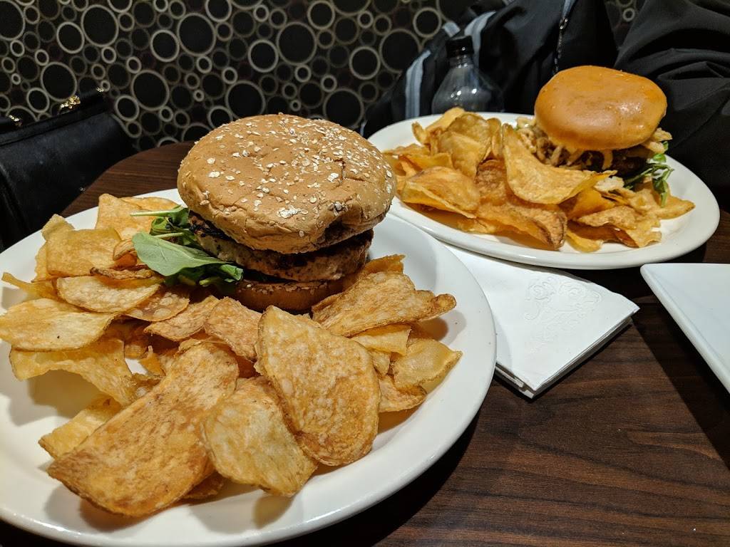 PGA Tour Grill | restaurant | Terminal 3, 5757 Wayne Newton Blvd, Las Vegas, NV 89119, USA | 2406944100 OR +1 240-694-4100