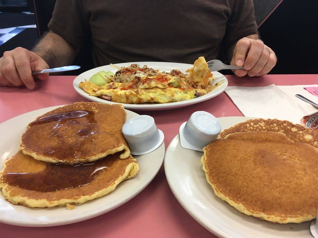 Uncle Bills Diner | restaurant | 845 Roselle Rd, Roselle, IL 60172, USA | 6305828777 OR +1 630-582-8777