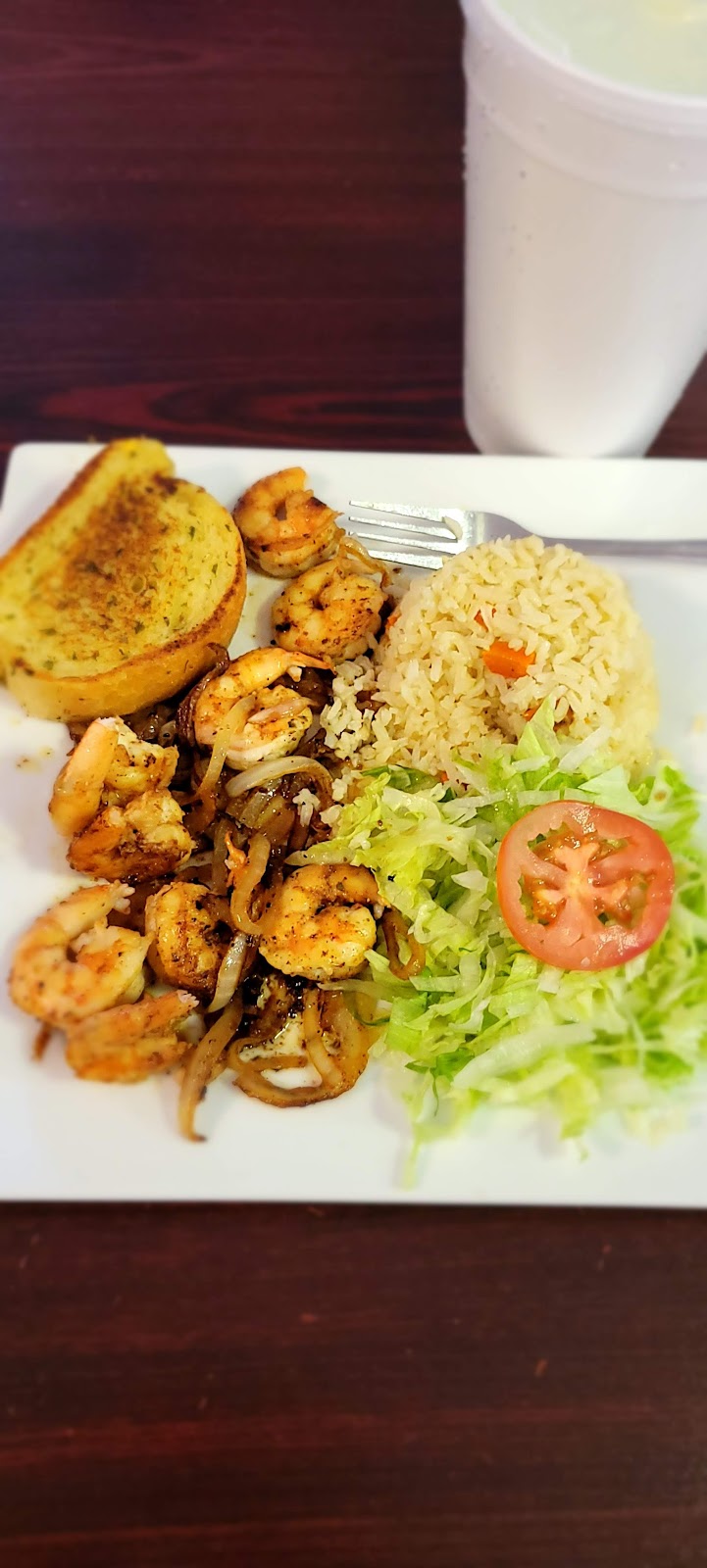 Mariscos El Jarocho | restaurant | 1910 US-83, Zapata, TX 78076, USA | 9567503195 OR +1 956-750-3195