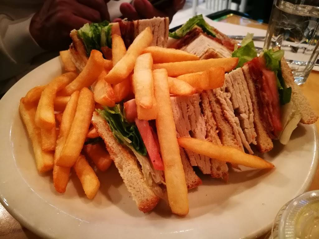 Cafe Eighty Two 82 | restaurant | 2282 Broadway, New York, NY 10024, USA | 2128758373 OR +1 212-875-8373