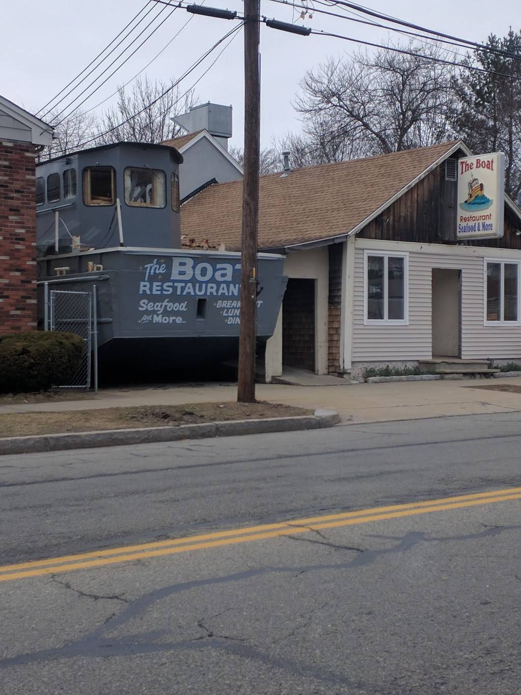 The Boat Restaurant Seafood & More | restaurant | 945 Ashley Blvd, New Bedford, MA 02745, USA | 5089982411 OR +1 508-998-2411