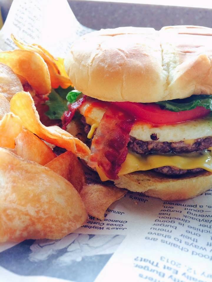 Wayback Burgers | restaurant | 1249 W Main St #11, Waterbury, CT 06708, USA | 2035273546 OR +1 203-527-3546