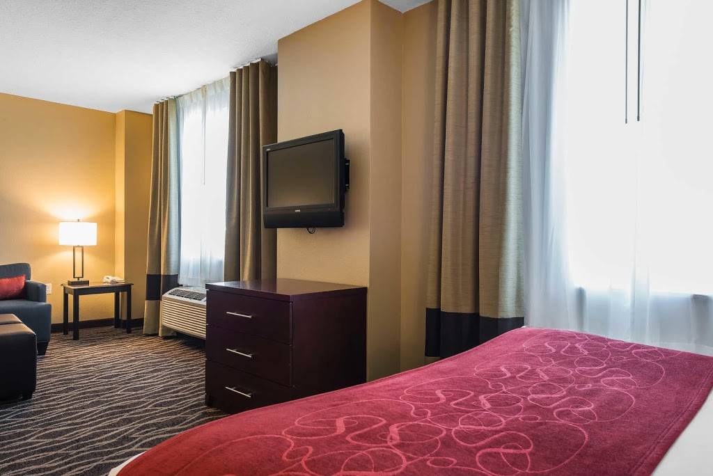 Comfort Suites Tampa Airport North | restaurant | 5421 W Waters Ave, Tampa, FL 33634, USA | 8138808938 OR +1 813-880-8938