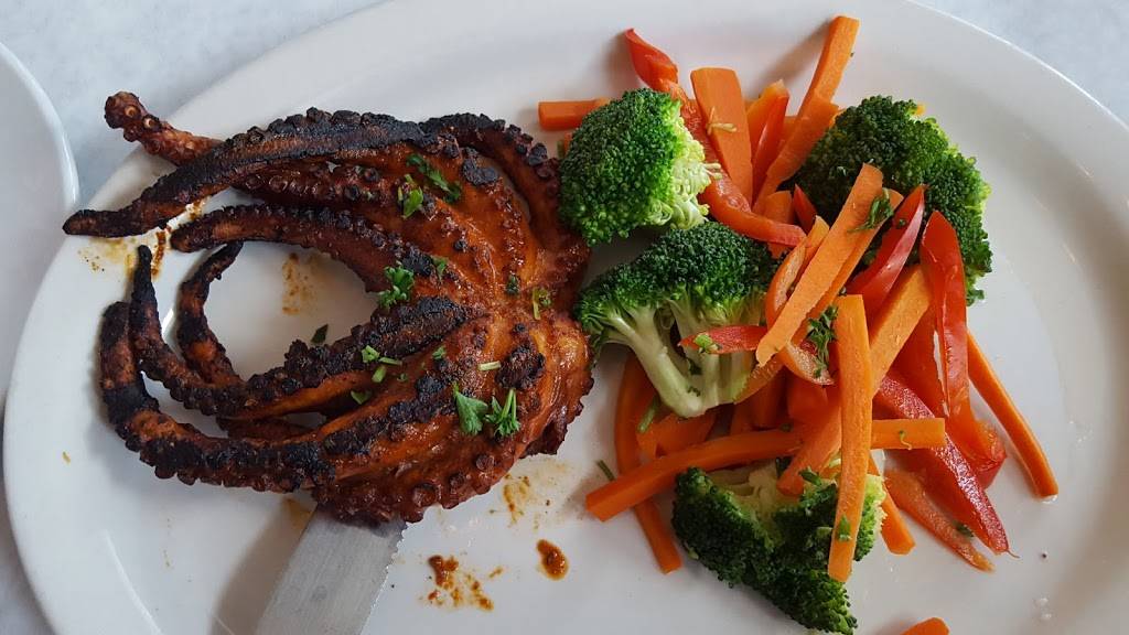 Machu Picchu Restaurant | restaurant | 3856 N Ashland Ave, Chicago, IL 60613, USA | 7734720471 OR +1 773-472-0471