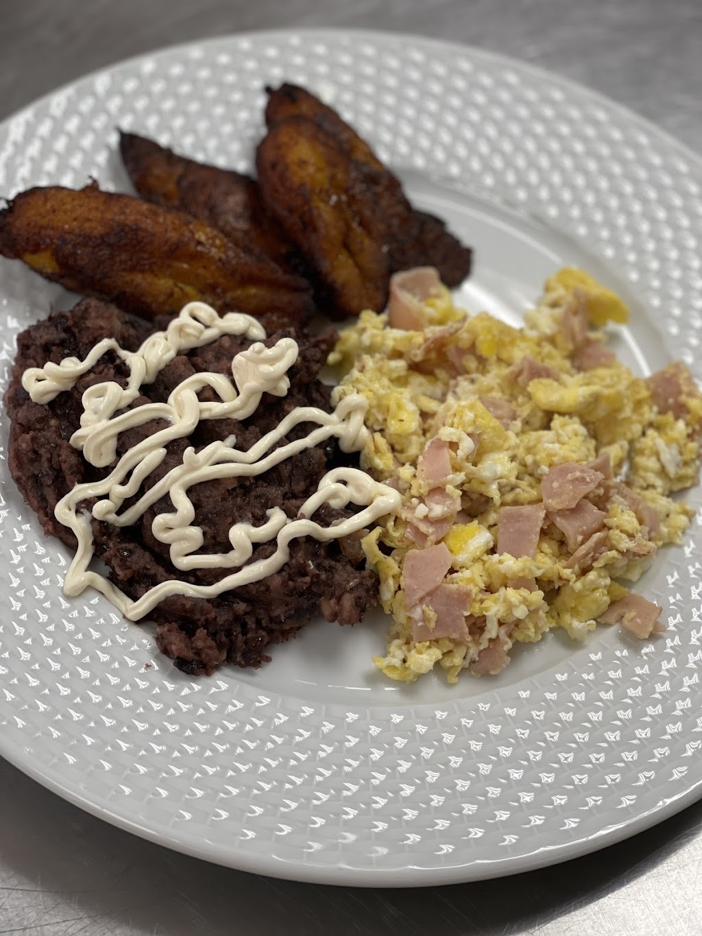 Ria sabor latino | restaurant | 202 SW 57th Ave, Miami, FL 33144, USA | 3054008446 OR +1 305-400-8446