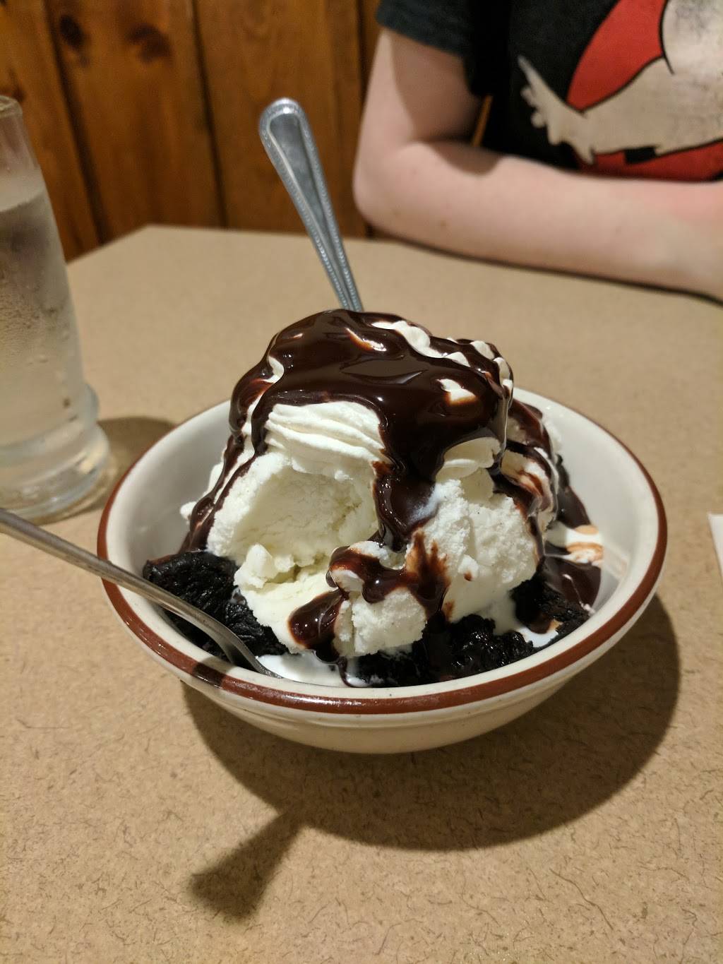 The Home Place Restaurant | restaurant | 1080 N 1st St, Silverton, OR 97381, USA | 5038736391 OR +1 503-873-6391