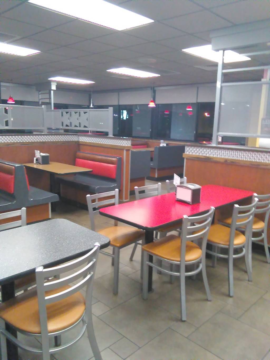 Hardees | restaurant | 50 Corporate Dr, Lebanon, KY 40033, USA | 2706993622 OR +1 270-699-3622