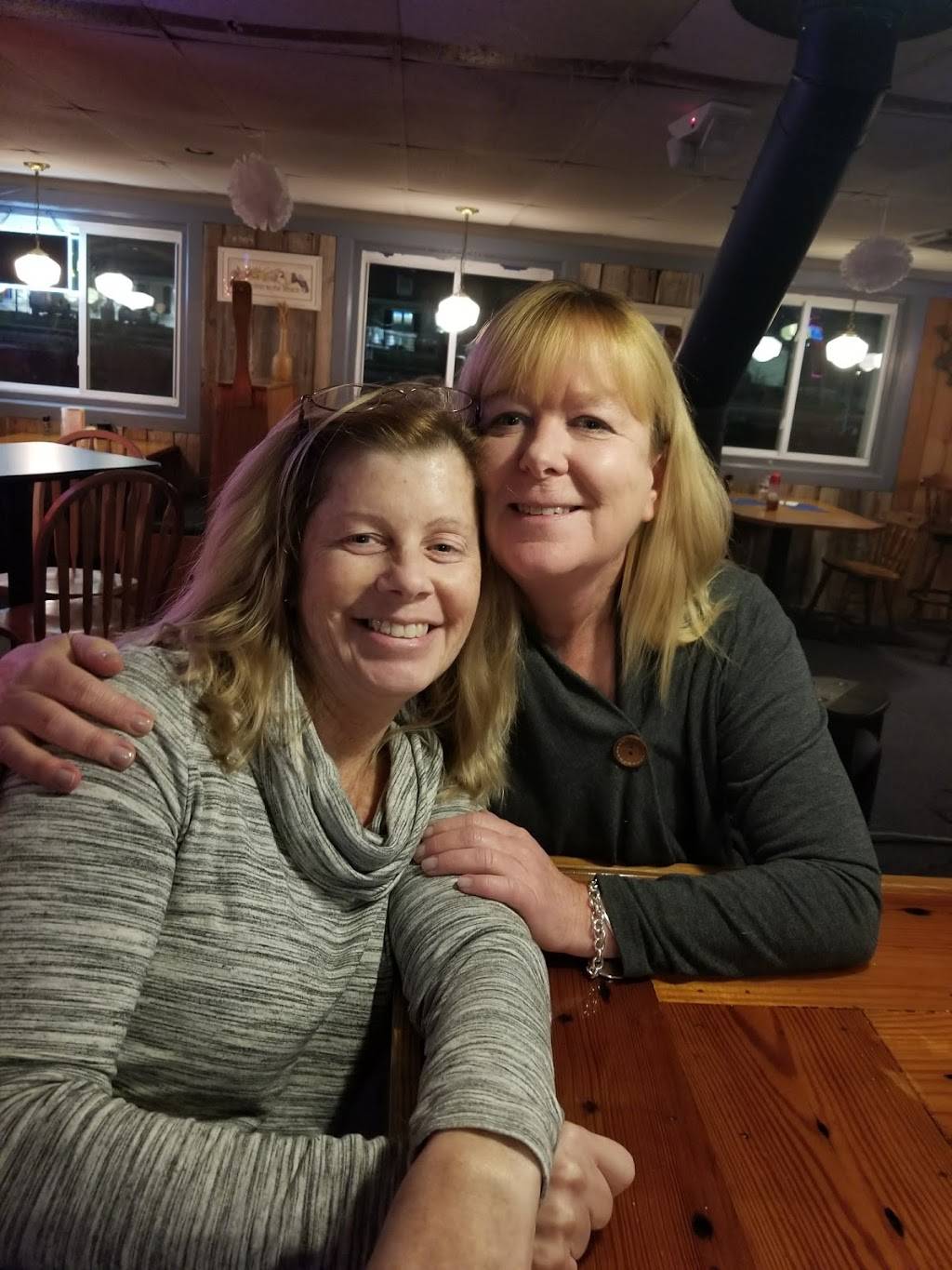 Anchor Ale House | restaurant | 100 Davis Straits, Falmouth, MA 02540, USA | 5082998200 OR +1 508-299-8200