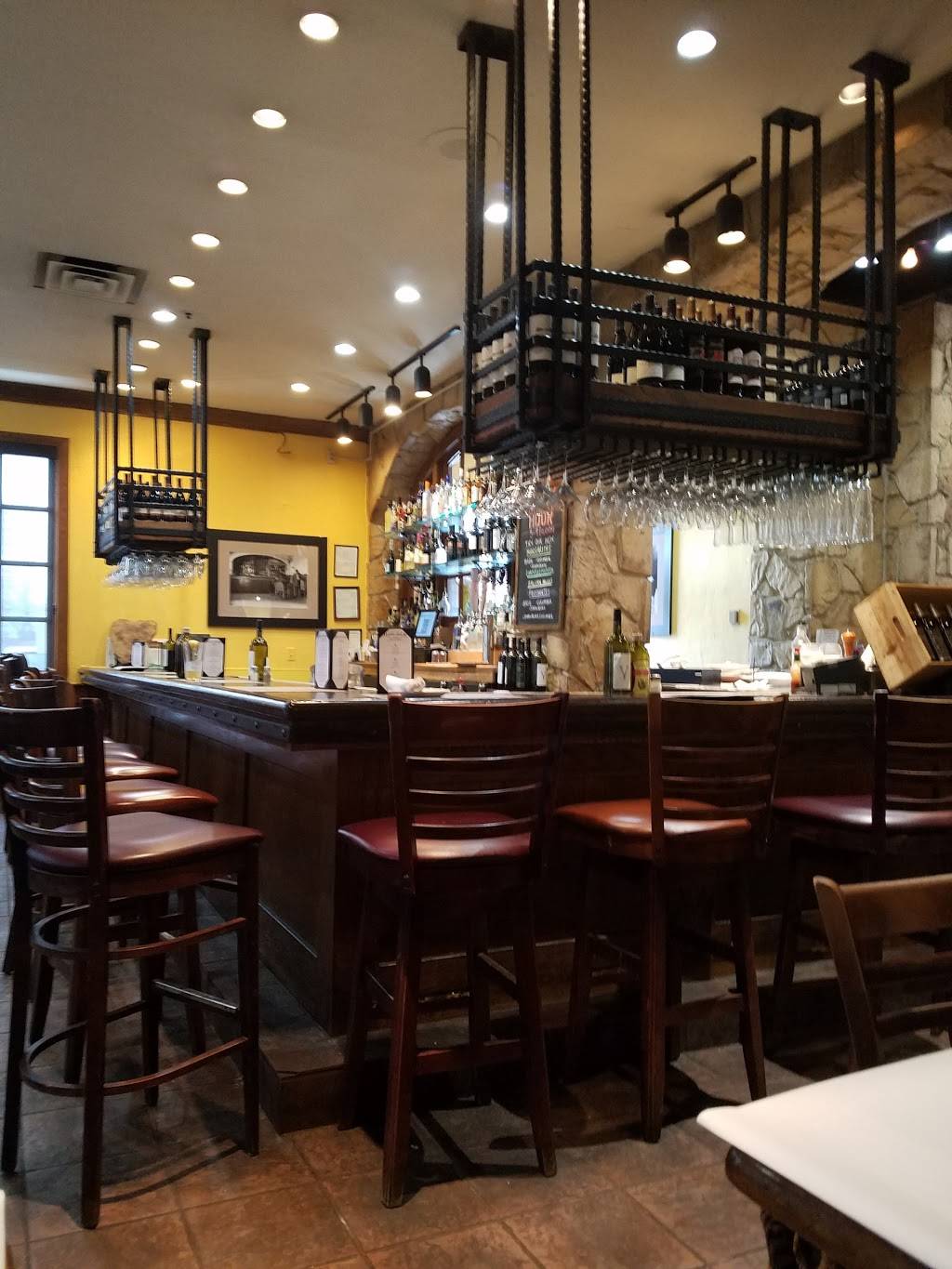 Romanos Macaroni Grill | restaurant | 25001 Country Club Blvd, North Olmsted, OH 44070, USA | 4407349980 OR +1 440-734-9980