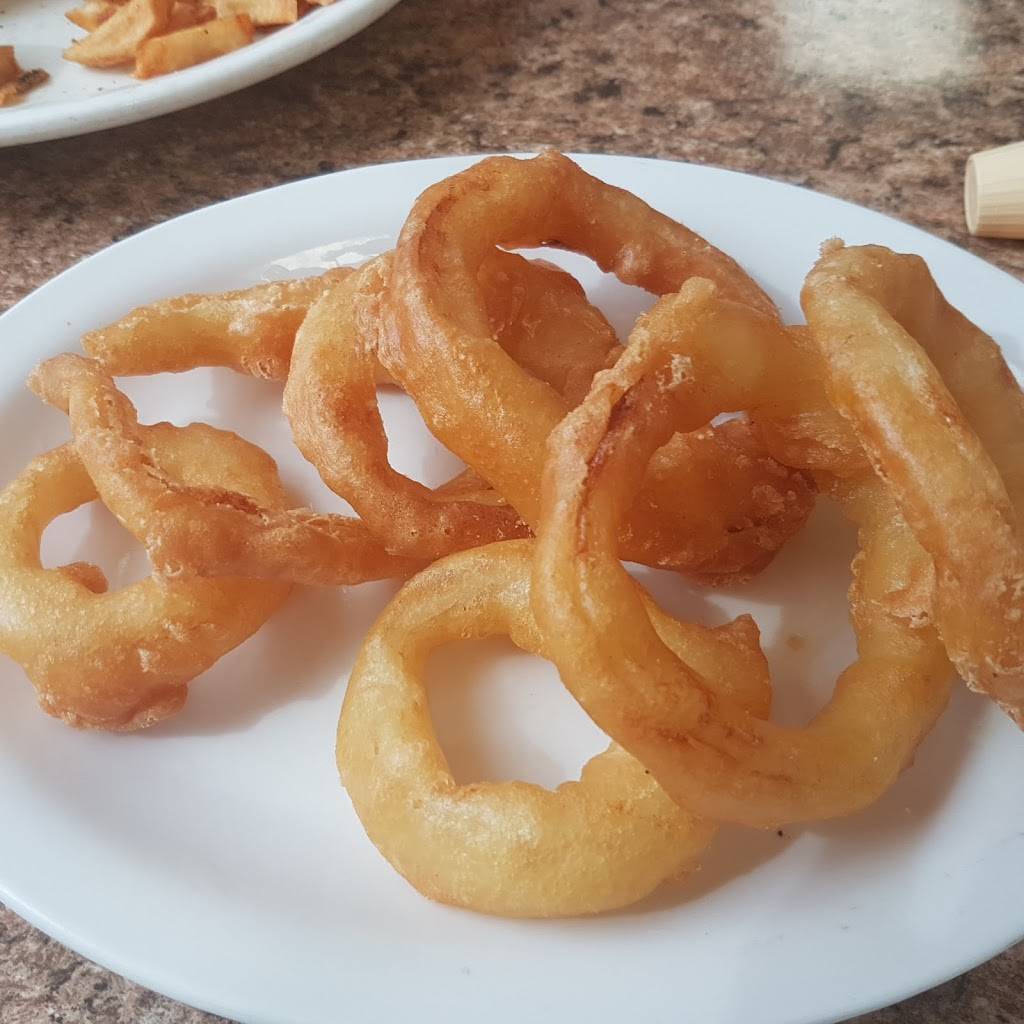 Rallis Burger Family Restaurant | restaurant | 888 Ward St, Bridgenorth, ON K0L 1H0, Canada | 7052927222 OR +1 705-292-7222