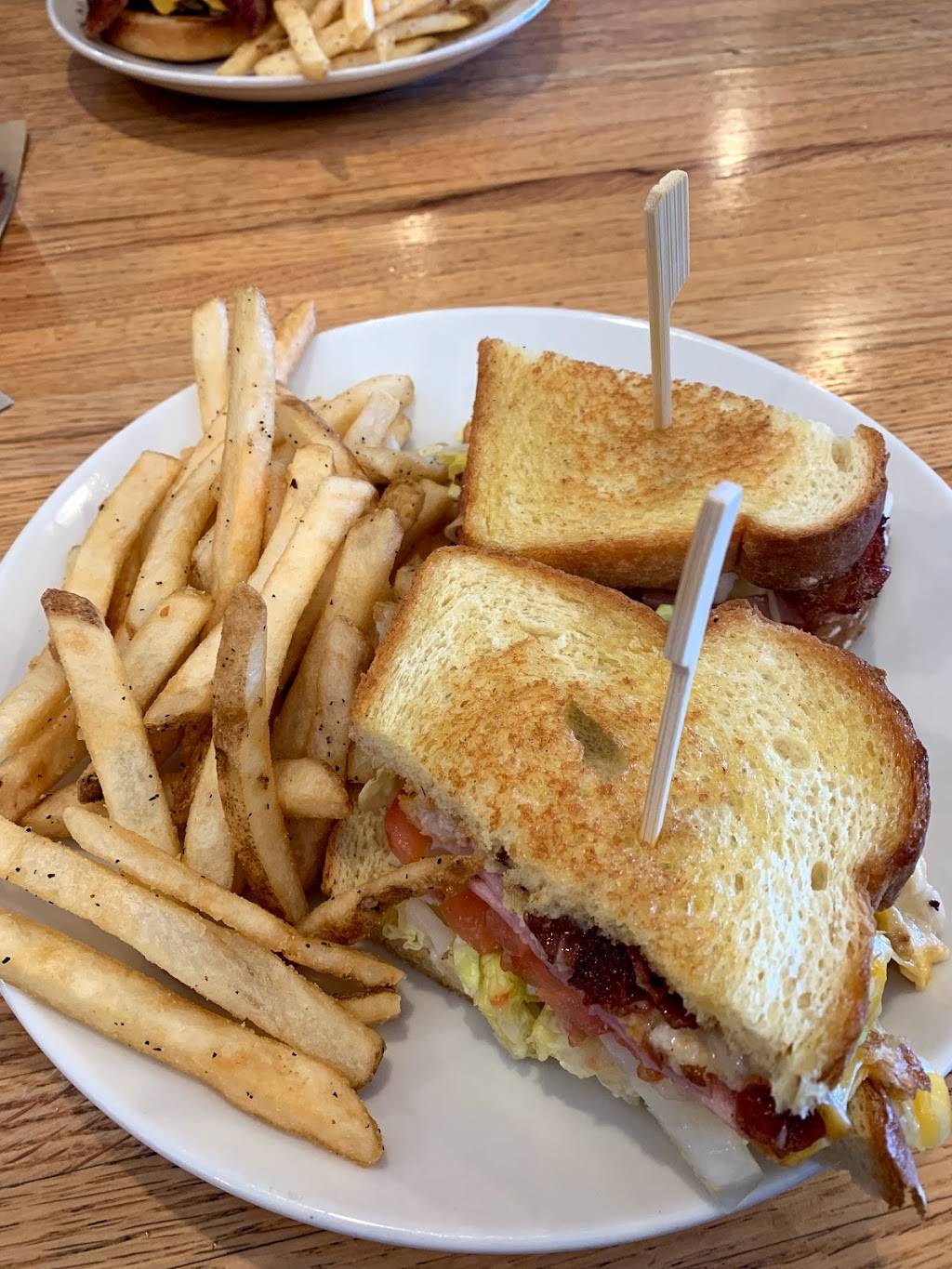 Applebees Grill + Bar | restaurant | 2672 FM423, Little Elm, TX 75068, USA | 9724642616 OR +1 972-464-2616