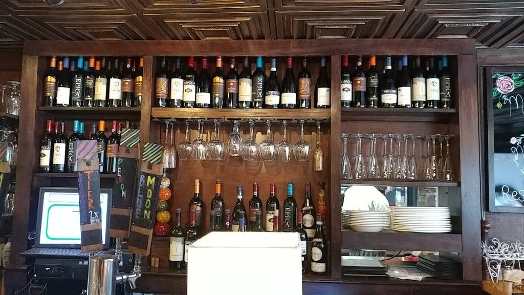 Peppinos Neapolitan | restaurant | 409 S Clinton St, Syracuse, NY 13202, USA | 3154228811 OR +1 315-422-8811