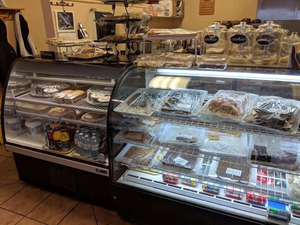 Brendas Place & Bakery | restaurant | 240 Graff Ave, Stratford, ON N5A 6Y2, Canada | 5192732400 OR +1 519-273-2400