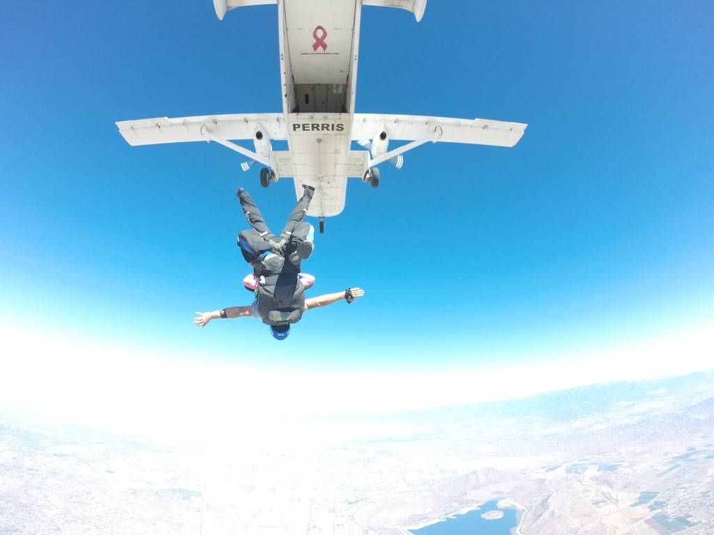 Skydive Perris | restaurant | 2091 Goetz Rd, Perris, CA 92570, USA | 9516571664 OR +1 951-657-1664