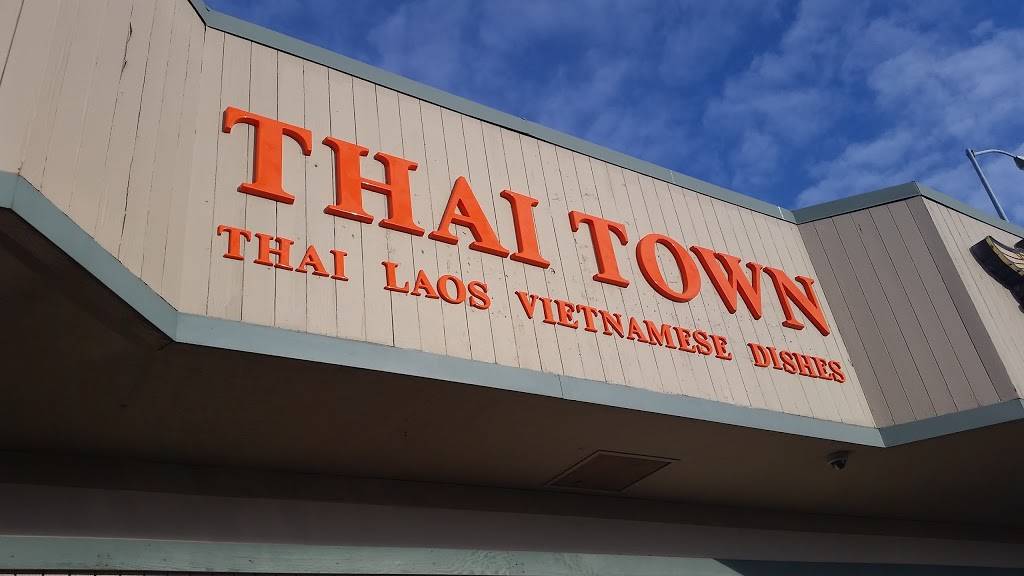 royal thai restaurant | restaurant | 219 E Dimond Blvd, Anchorage, AK 99515, USA | 9075228887 OR +1 907-522-8887
