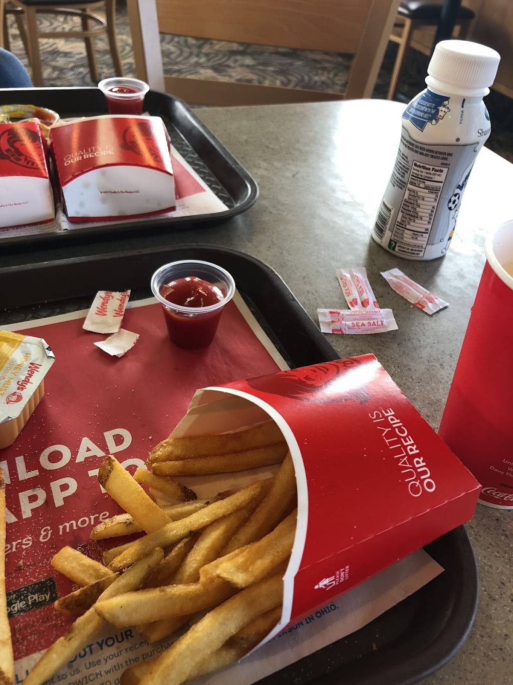 Wendys | restaurant | 2010 N Rose Ave, Oxnard, CA 93036, USA | 8054855255 OR +1 805-485-5255