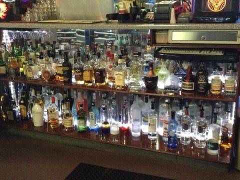 Shooters Sports & Grill Riverside | restaurant | 10226 Indiana Ave, Riverside, CA 92503, USA | 9517859588 OR +1 951-785-9588