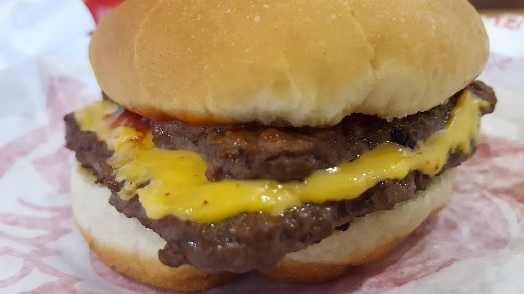 Wendys | restaurant | 820 Old Country Rd, Garden City, NY 11530, USA | 5162289040 OR +1 516-228-9040