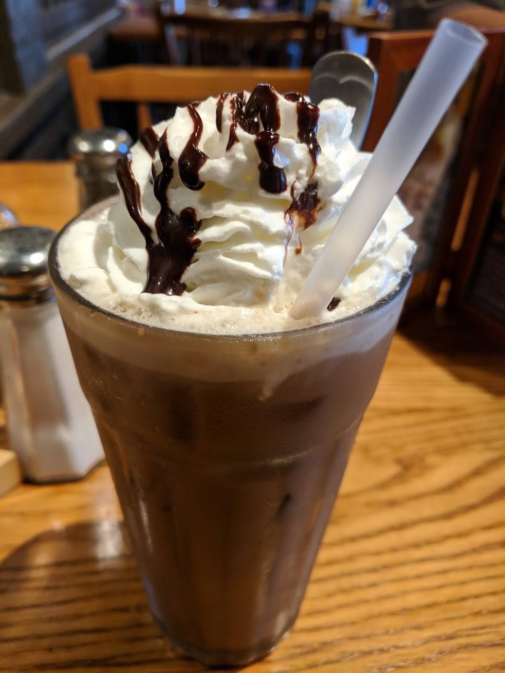 Cracker Barrel Old Country Store | restaurant | 636 67th St Cir E, Bradenton, FL 34208, USA | 9417467886 OR +1 941-746-7886