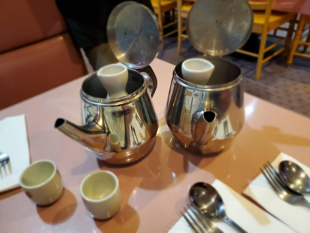 China Wok | restaurant | 6033 NE Win Sivers Dr, Portland, OR 97220, USA | 5032526662 OR +1 503-252-6662