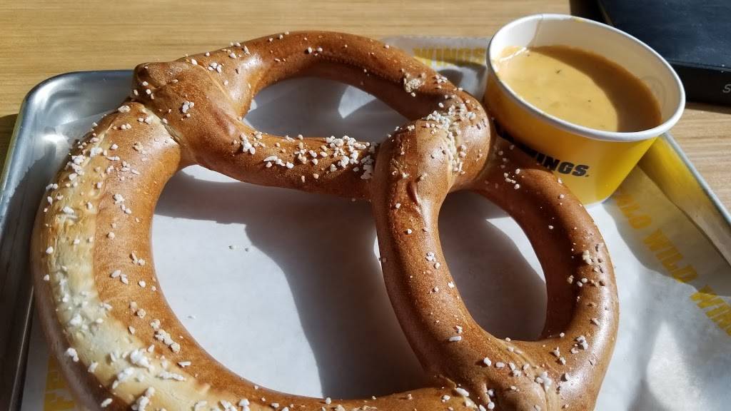 Buffalo Wild Wings | restaurant | 807 Polaris Pkwy, Westerville, OH 43082, USA | 6145233855 OR +1 614-523-3855