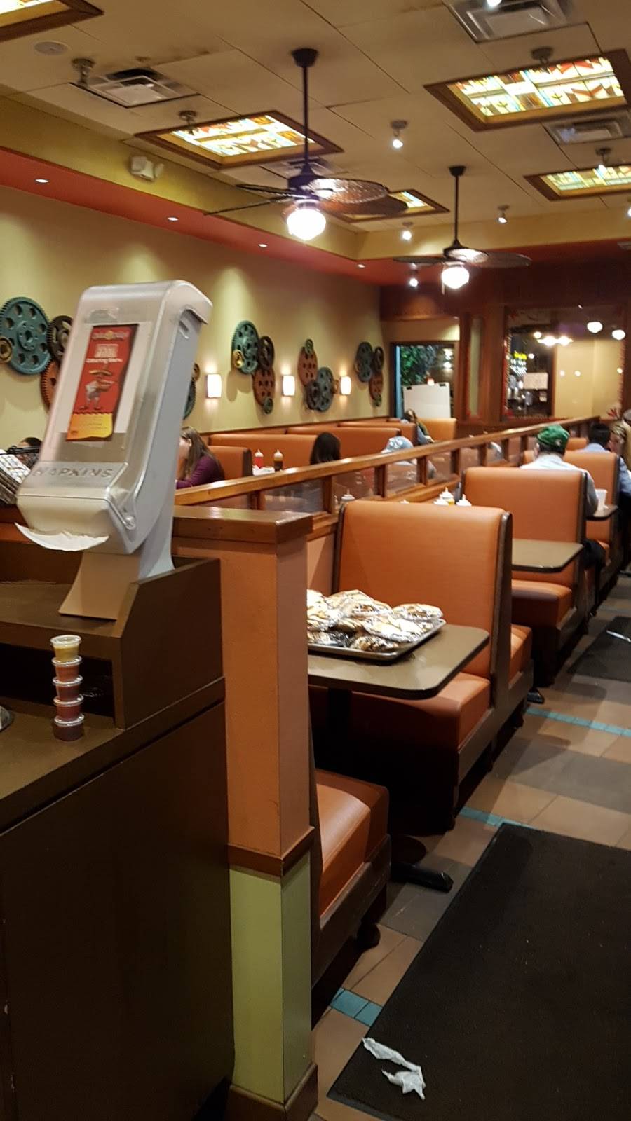 Carlos & Gabbys | restaurant | 143 Washington Ave, Lawrence, NY 11559, USA | 5162398226 OR +1 516-239-8226