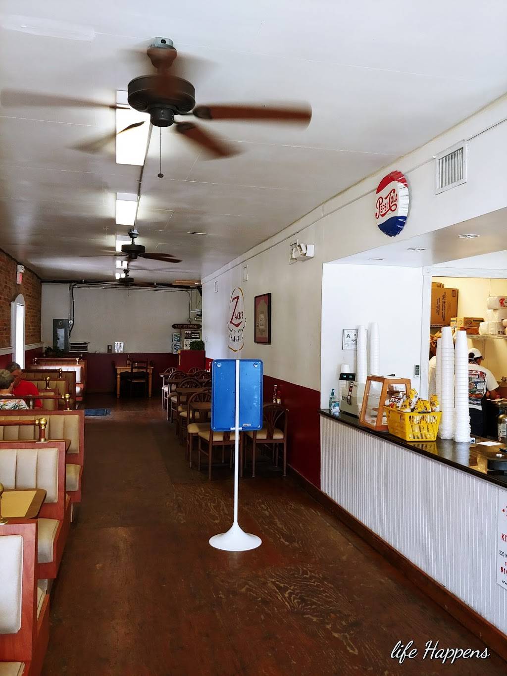 Zacks Char-Grill | restaurant | 618 E Market St, Smithfield, NC 27577, USA | 9199899227 OR +1 919-989-9227