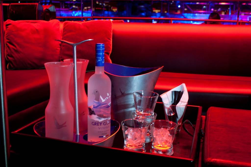 Delilahs | night club | 100 Spring Garden St, Philadelphia, PA 19123, USA | 2156252800 OR +1 215-625-2800