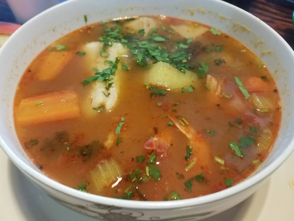 Los 3 Amigos Seafood & Oyster Bar | restaurant | 19786 TX-105, Montgomery, TX 77356, USA | 9364482000 OR +1 936-448-2000