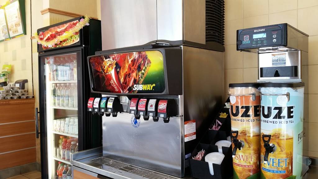 Subway | restaurant | 3737 N Main St, Houston, TX 77009, USA | 7138613533 OR +1 713-861-3533