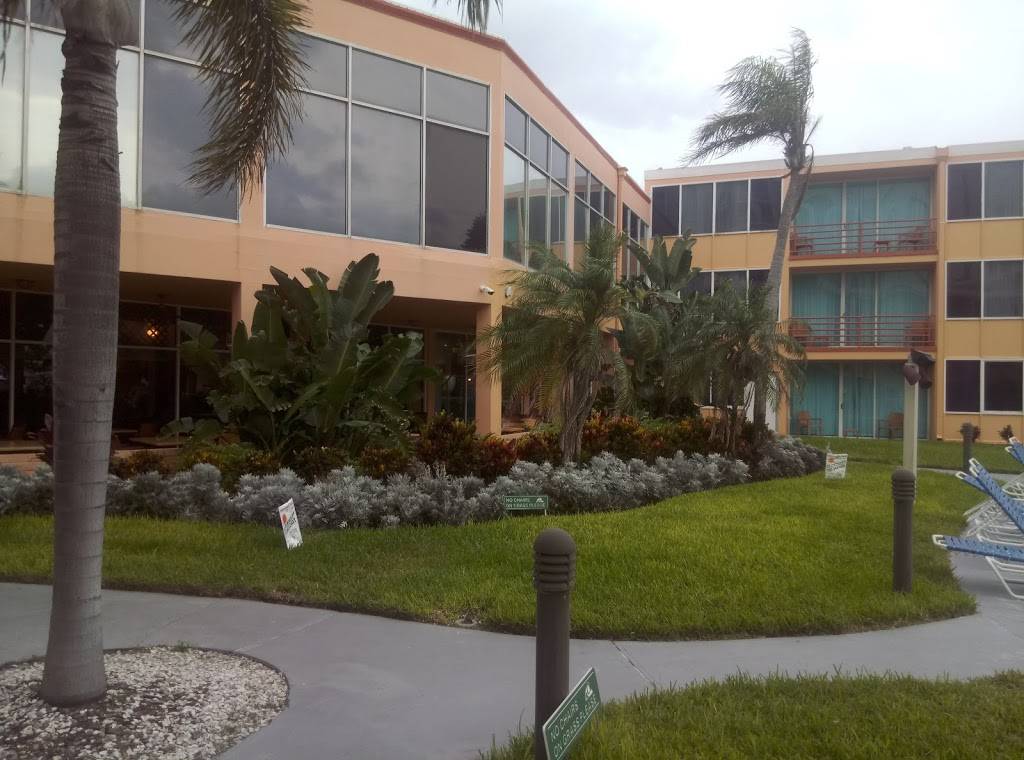 Dolphin Beach Resort | restaurant | 4900 Gulf Blvd, St Pete Beach, FL 33706, USA | 7273607011 OR +1 727-360-7011