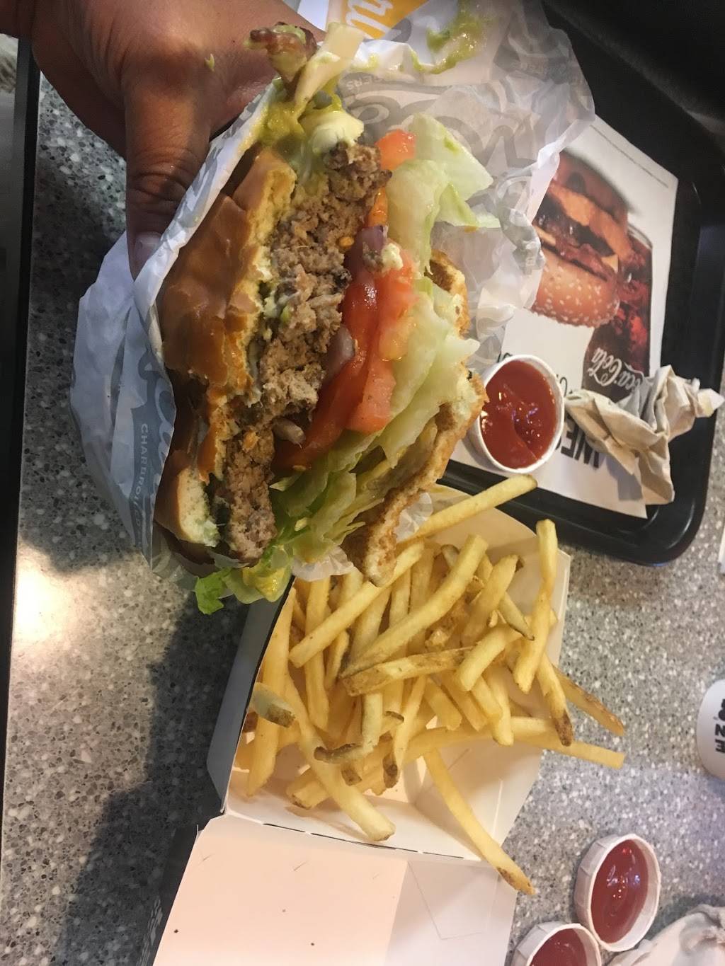 Carls Jr. | restaurant | 2727 Santa Monica Blvd, Santa Monica, CA 90404, USA | 3108280124 OR +1 310-828-0124