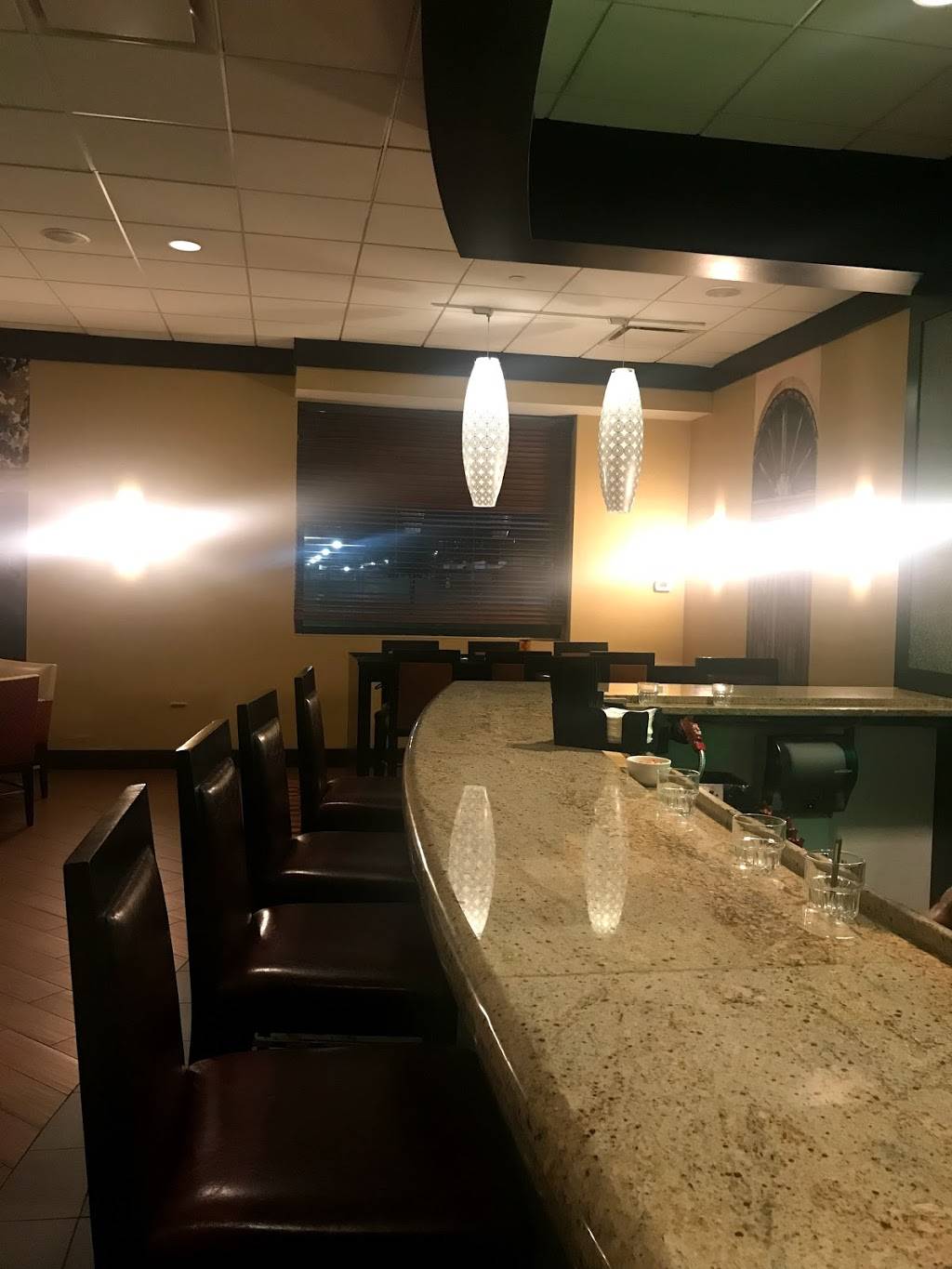 Basils Kitchen | restaurant | 5500 N River Rd, Rosemont, IL 60018, USA | 8476784000 OR +1 847-678-4000