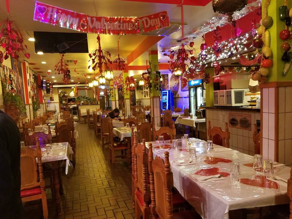 Yolandas Restaurant | restaurant | 3058 S Central Park Ave, Chicago, IL 60623, USA | 7737996667 OR +1 773-799-6667