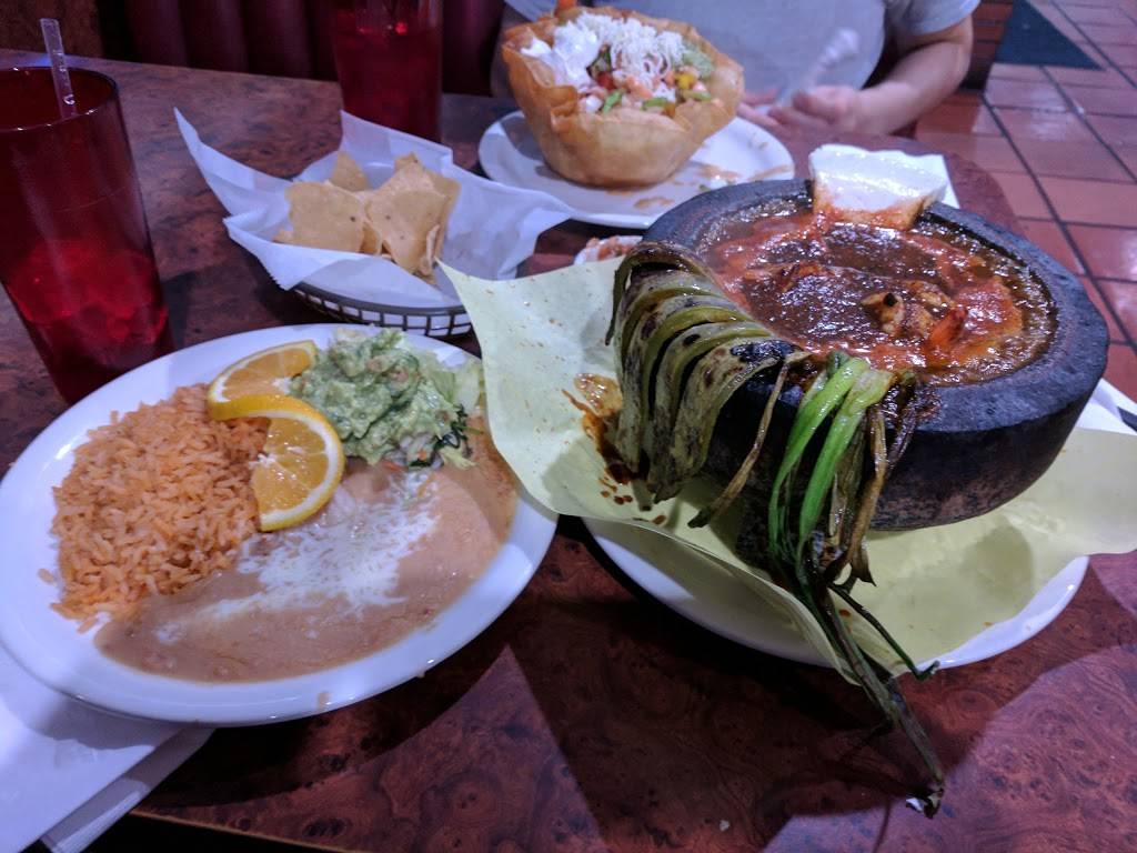 Tacos Y Mariscos La Fuente | restaurant | 9452 Artesia Blvd, Bellflower, CA 90706, USA | 7148262778 OR +1 714-826-2778