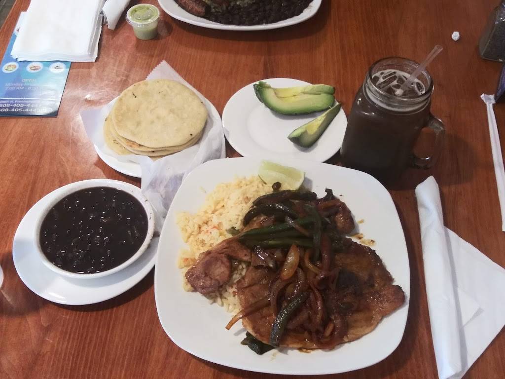 Guanachapis express | restaurant | Restaurante 102, Fountain St, Framingham, MA 01702, USA | 5084054441 OR +1 508-405-4441