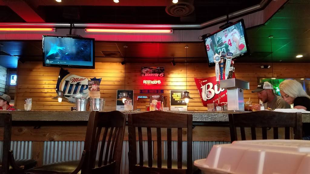 Logans Roadhouse | restaurant | Near Target and West Manchester Mall, 2180 York Crossing Dr, York, PA 17404, USA | 7177672776 OR +1 717-767-2776