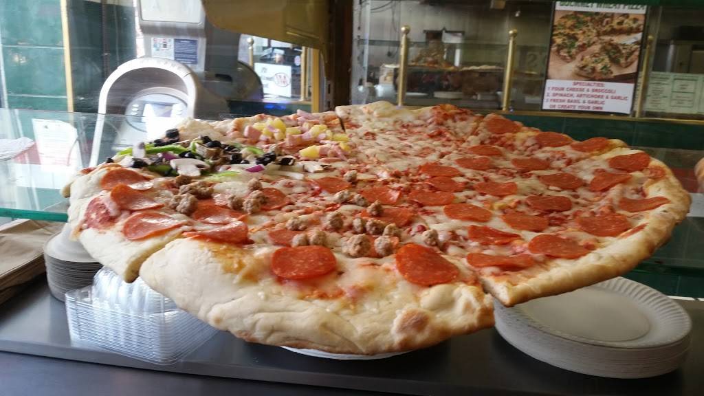 Combos Pizza | restaurant | 6338 Hollywood Blvd, Los Angeles, CA 90028, USA | 3238711822 OR +1 323-871-1822