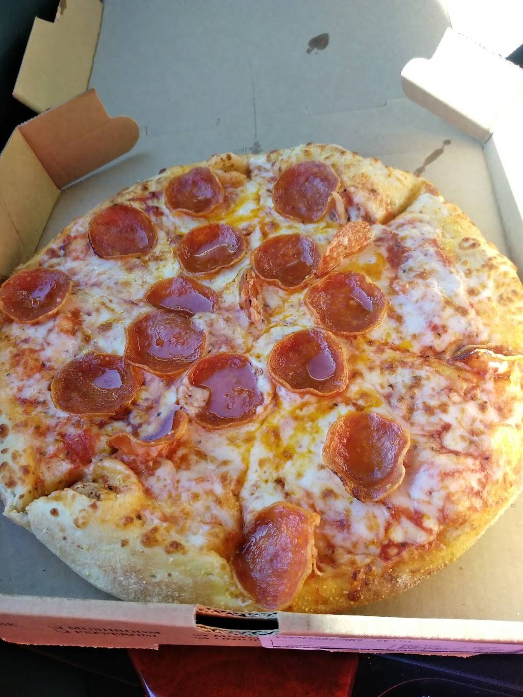 Upper Crust Pizza Co | restaurant | 102 Hexham Dr, Lynchburg, VA 24502, USA | 4342374321 OR +1 434-237-4321