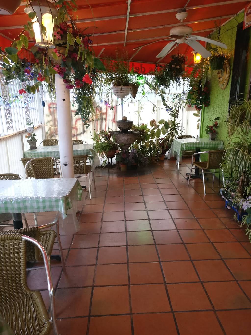 Las Glorias Del Buen Comer | restaurant | 620 Silver Lake Blvd, Los Angeles, CA 90026, USA | 2134849090 OR +1 213-484-9090