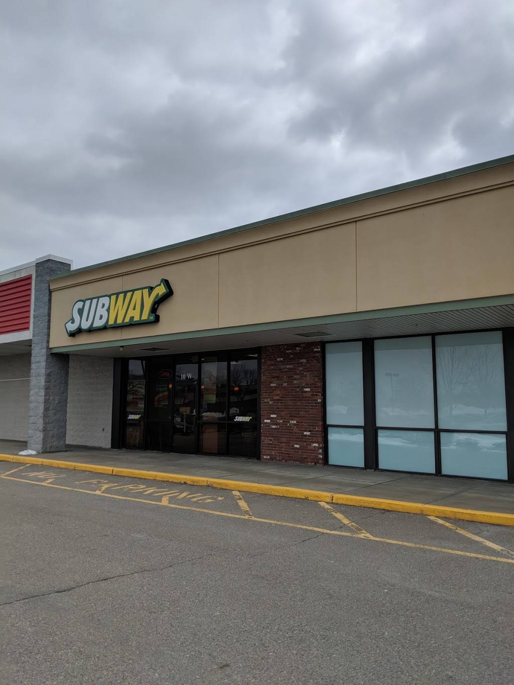 Subway | restaurant | 18 Lyman St, Westborough, MA 01581, USA | 5083667134 OR +1 508-366-7134